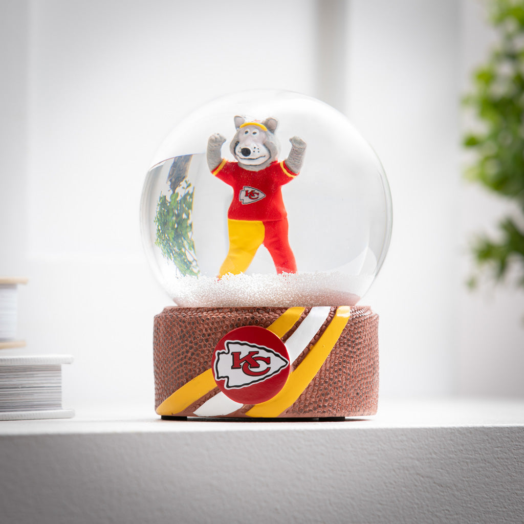 NFL Kansas City Chiefs Evergreen Glass Water Globe