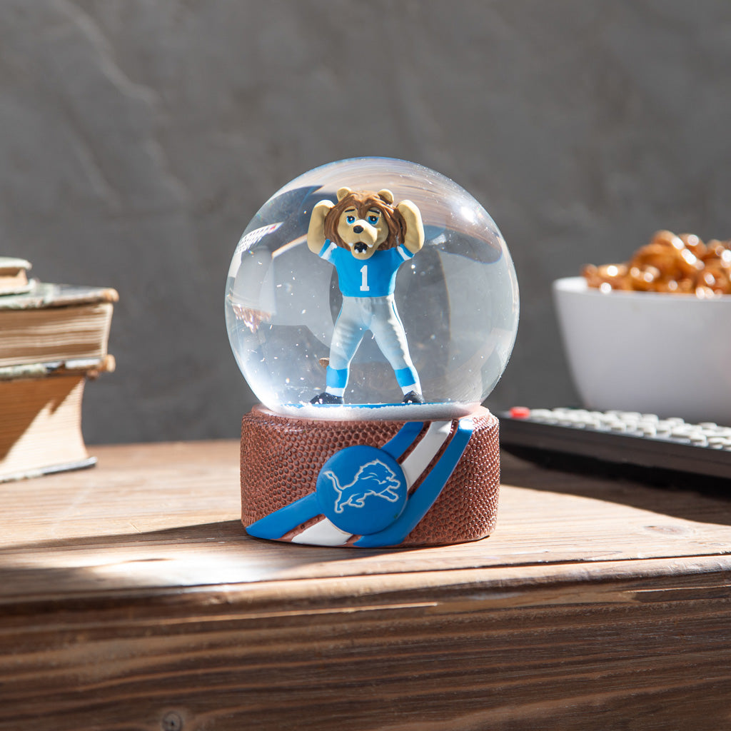 NFL Detroit Lions Evergreen Glass Water Globe